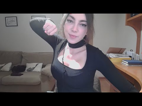 Mia Skylar reacciona a comentarios de haters y les da una lección en