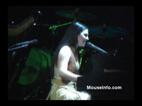 HQ: Amy Lee performing "Sally's Song" live at the ...