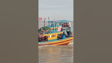 shorts door ondiep water in de zeepoort erg bang voor het einde