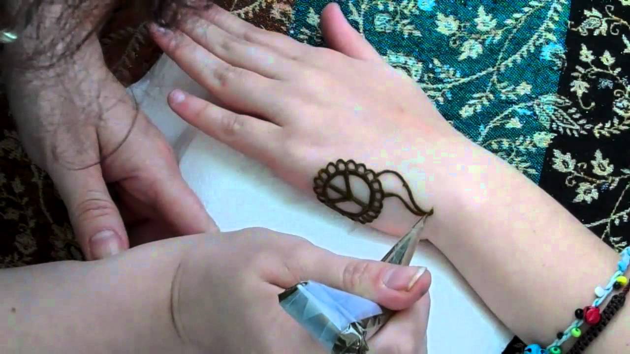 hennacat com henna demonstration small fancy peace cnd sign hennacat com henna demonstration small fancy peace cnd sign