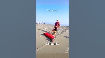 Chàng trai rà soát kim loại trên bãi biển giúp mọi người #shorts