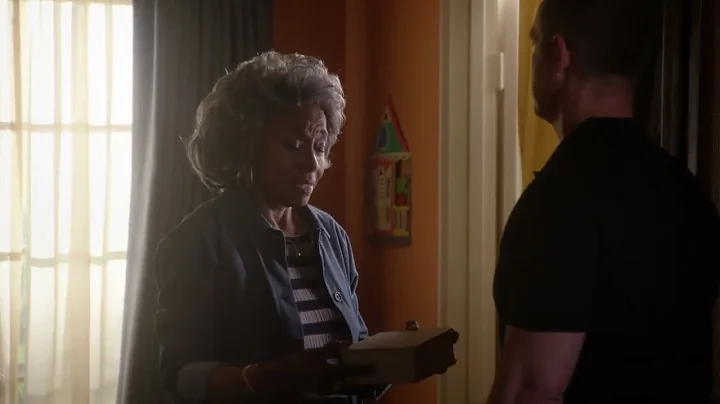 9-1-1 6x02 - Bobby and Beatrice