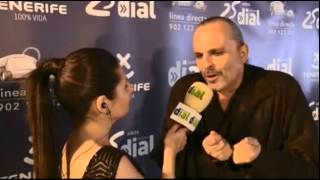 Miguel Bosé - Llegada a los Premios Cadena Dial