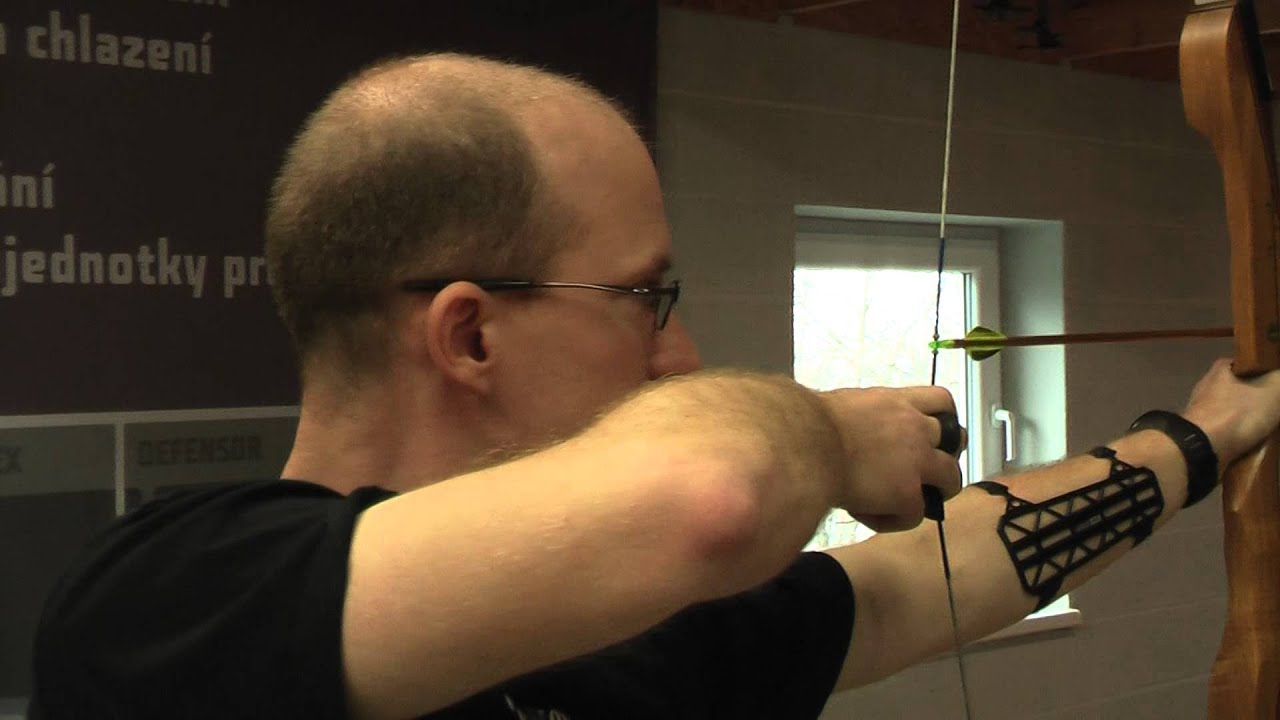 První výstřel z reflexního luku - technika holý luk 