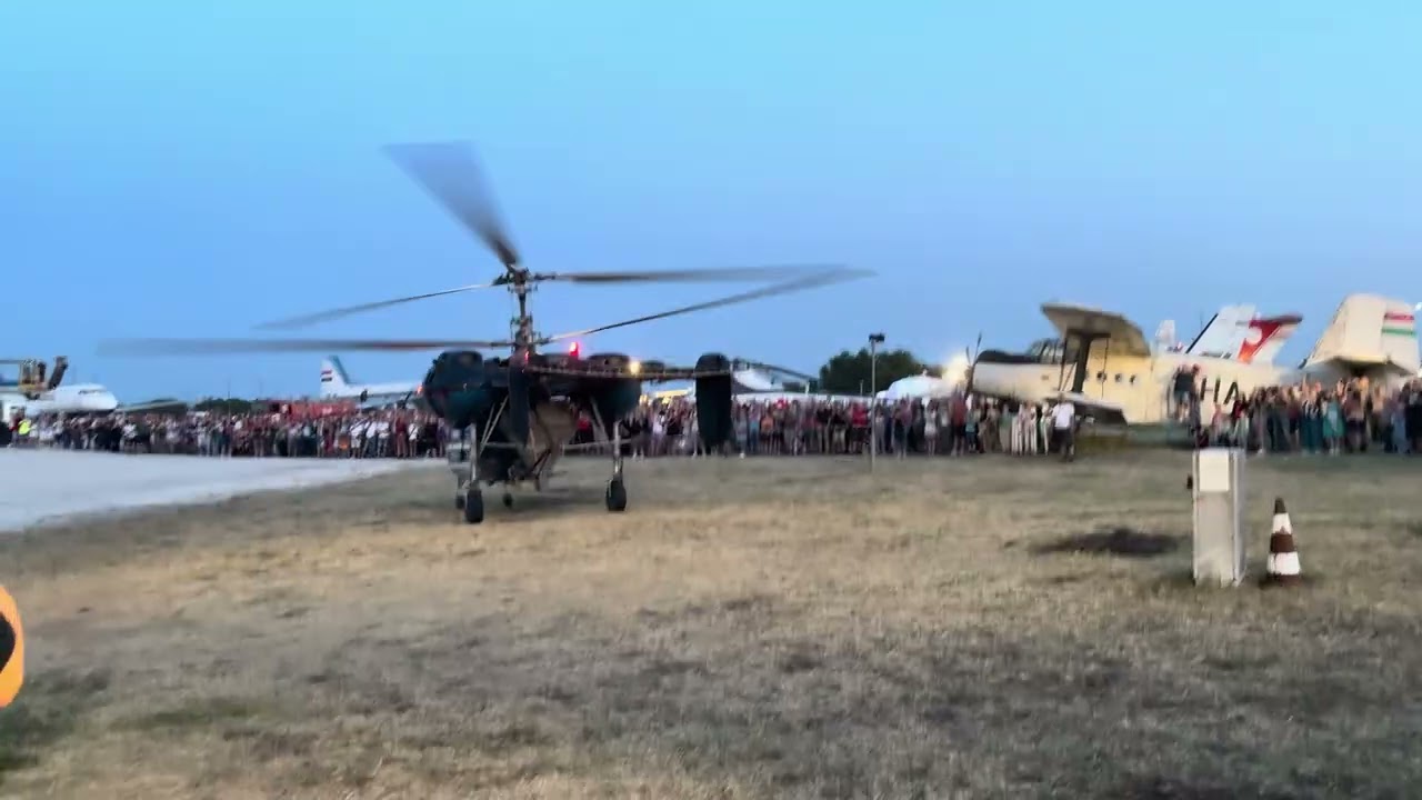 Kamov Ka-26  helikopter felszállása