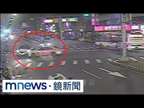 蘆洲嚴重連環車禍　休旅車衝撞人行道釀6傷｜#鏡新聞