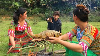 Primitive Suvival - Two Ethnic Girls Catch Fish and Cook To Meet Primitive People