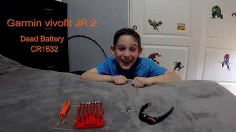 Deacstr Changing the battery on his Garmin Vivofit JR 2. Deacstr