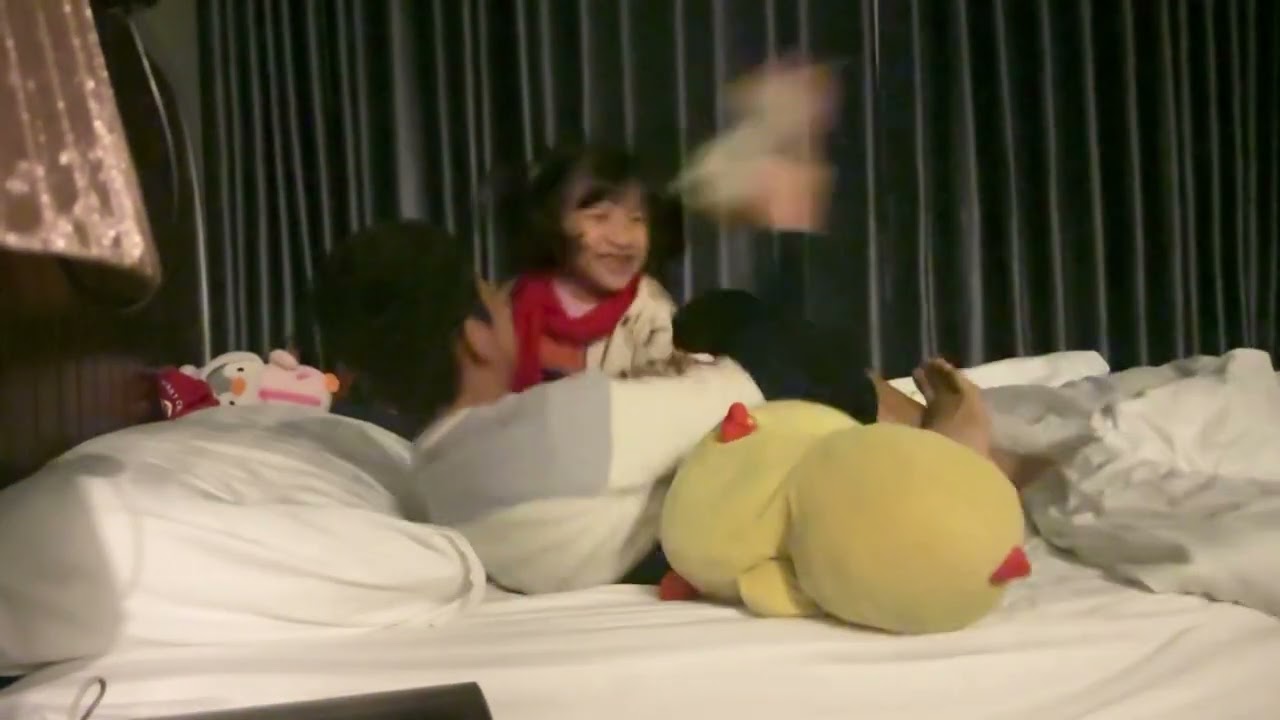 Tep Masha chơi đùa 😀