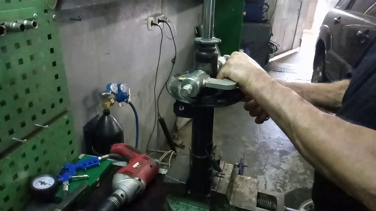 Оборудование для заправки амортизаторов газом