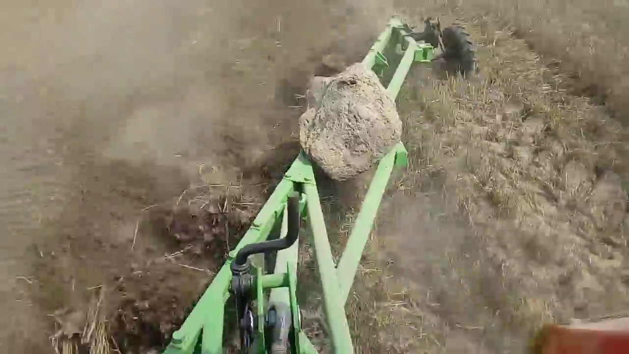 Mtz 82 + UG 7 skibowy - Podorywka 2018 ( Dźwięki Silnika )