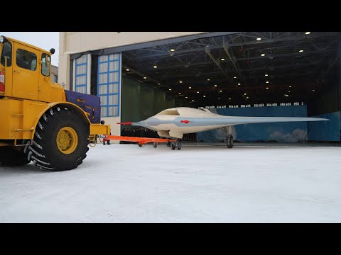 Выкатка первого лётного образца БЛА С-70 «Охотник»