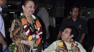 Dilip Kumar & Saira Banu return from Umrah