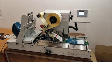 Labelling of small stand-up pouches for tea with LAB510