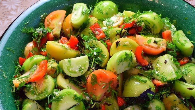 Рецепт: Салат из зеленых помидор на зиму
