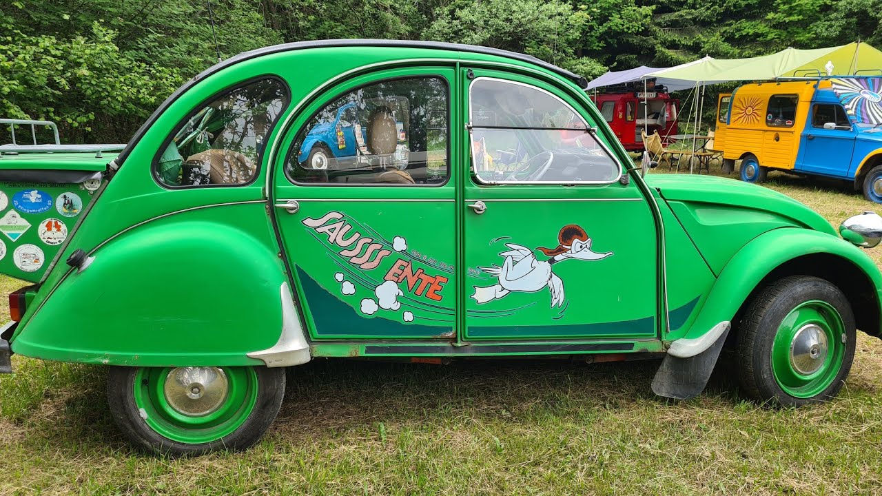 Ententreffen 2024: Citroën 2CV in Maria Laach | Oldtimer