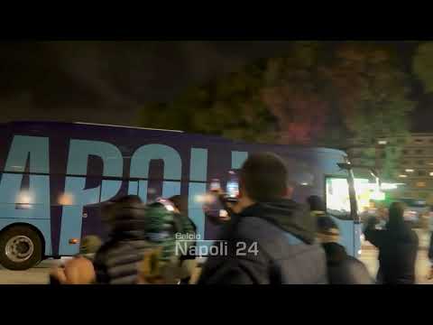 Video Napoli Chelsea LIVE Arrivo allo stadio Maradona, carica dei tifosi!