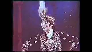 Lazgi - Uzbek Dance - Malika Qalandarova