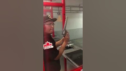 S&W .500 துப்பாக்கி சுடும் கையில் வெடிக்கிறது (#குறும்படங்கள்)
