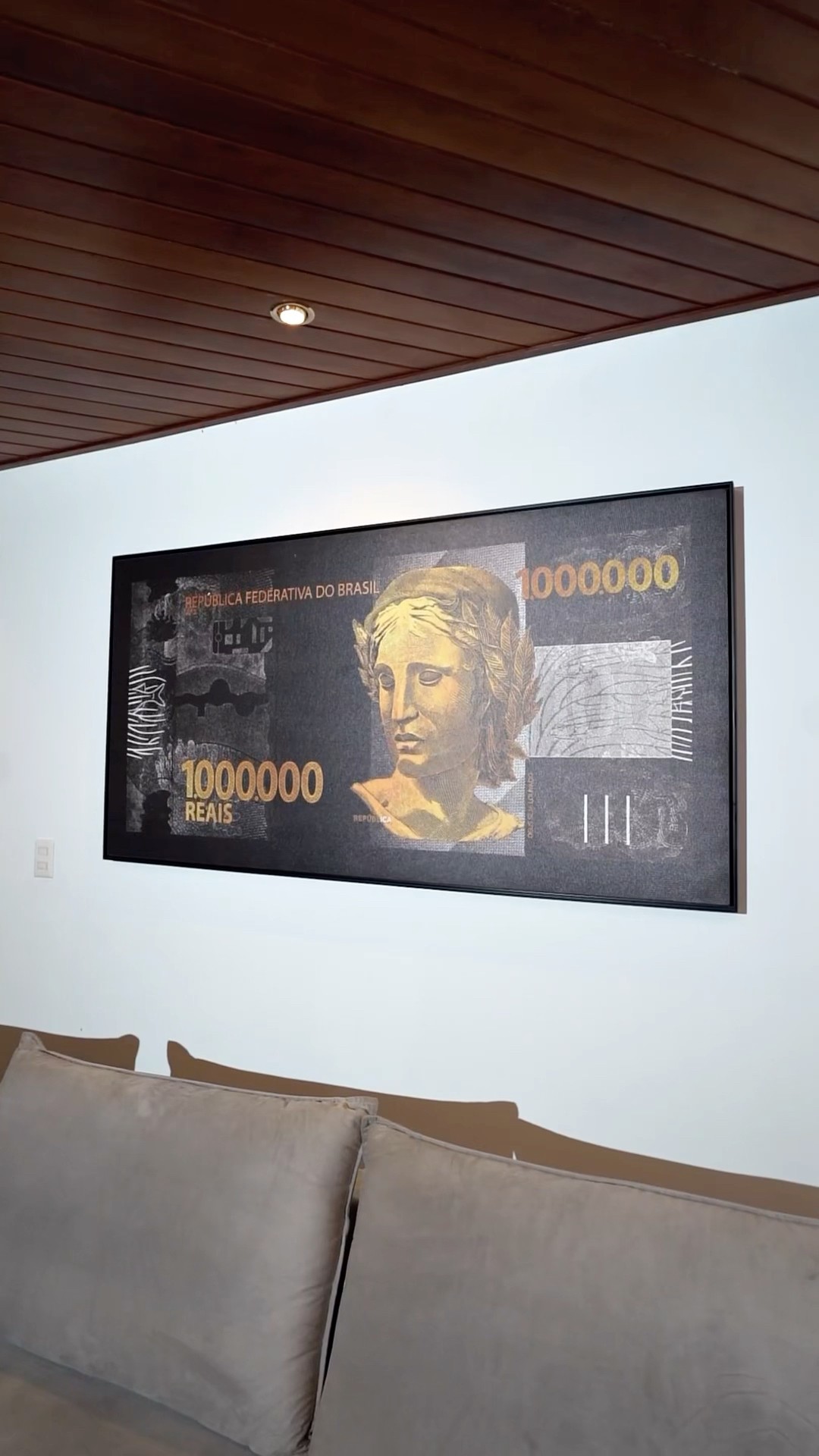 Depoimento de Quadros Decorativos em vídeo