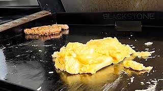 How to make fluffy eggs on the griddle