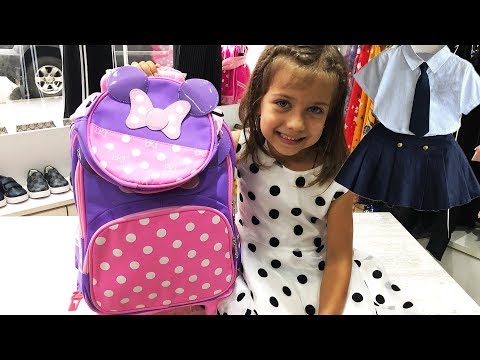 ემილია არჩევს სასკოლო ტანსაცმელს, ზურგჩანთას და აქსესუარებს