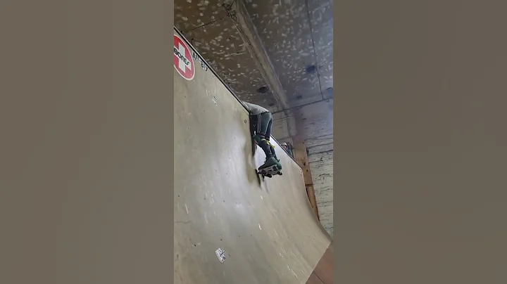 first time dropping in on a 12ft vert ramp #rollerskate #quadskates #vertramp #vertskate #vertdropin