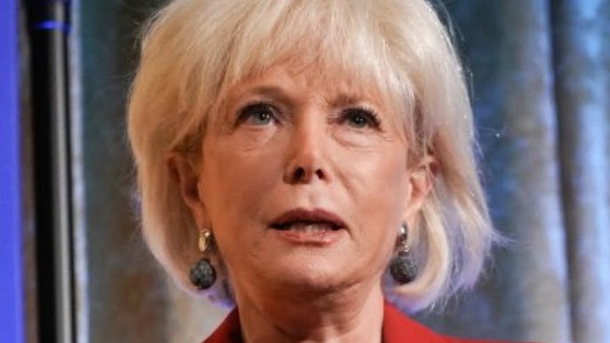 CBS' Lesley Stahl Has Some Choice Words For Trump And Pence - YouTube