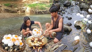 Pick snail and Egg for food of survival, Cooking snails with egg for lunch