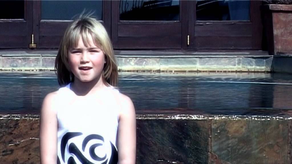 Watch Caroline Bosch - Wie on YouTube Watch Caroline Bosch - Wie on YouTube