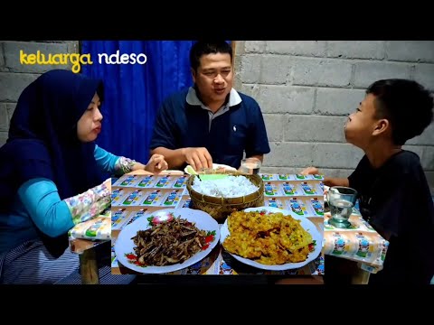 Video: Kombinasi Cendawan Dan Bawang Yang Enak: Bagaimana Memasak?