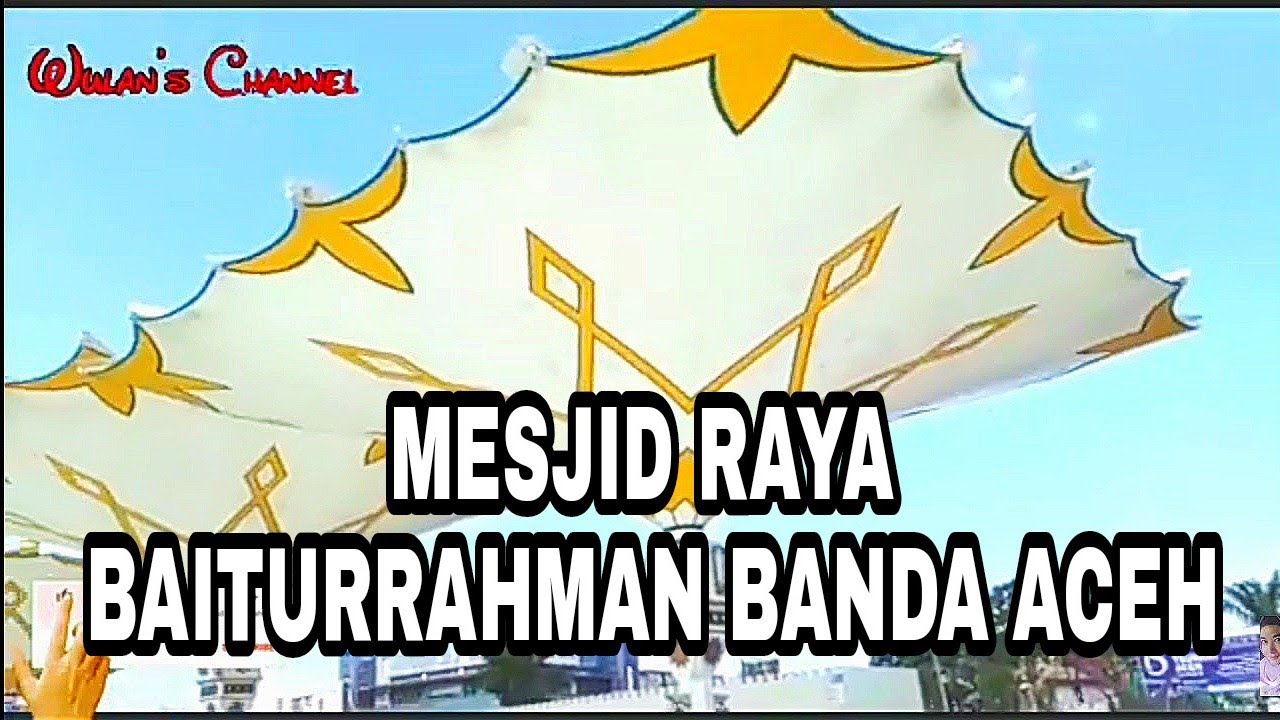 SHOLAT DI  MESJID RAYA BAITURRAHMAN BANDA  ACEH  