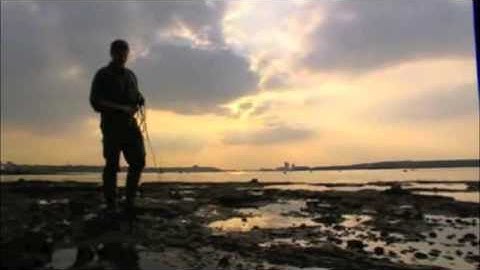 How To Catch Fish With Only A Thorn (Bushcraft Skills) Ray Mears
