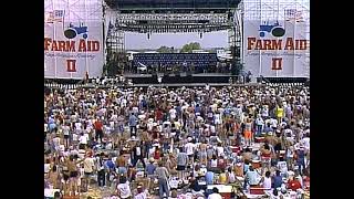 Willie Nelson - Blue Eyes Crying In the Rain (Live at Farm Aid 1986)