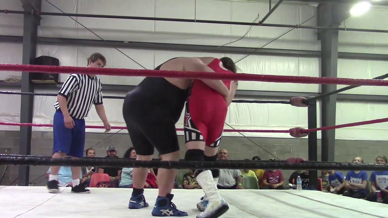 SuperStar Steve Stardom VS Big Q Bundy