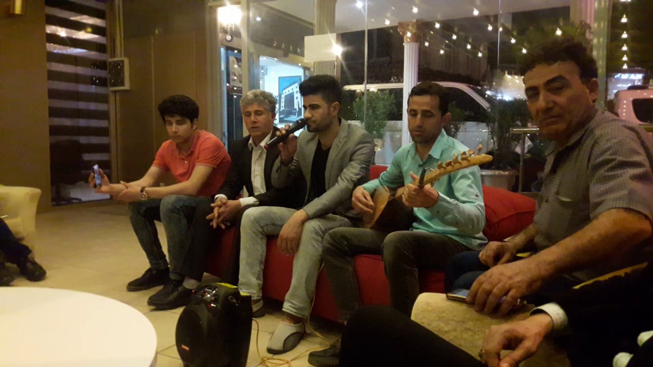 الفنان عدنان همأت اوغلو و عازف ساز غائب همأت