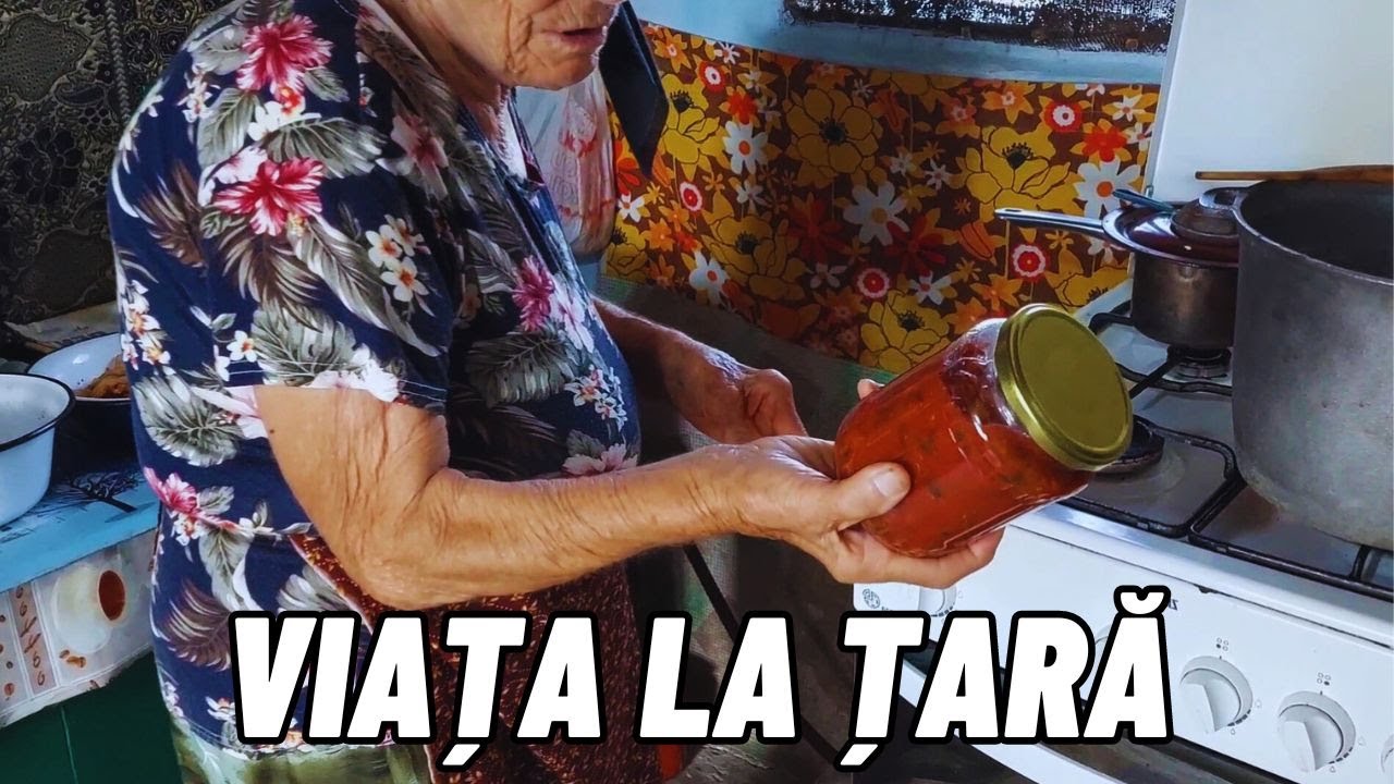 Viața la țară cu bunica. I-am adus apă de izvor. Bunica pregătește bunătăți pentru iarnă.