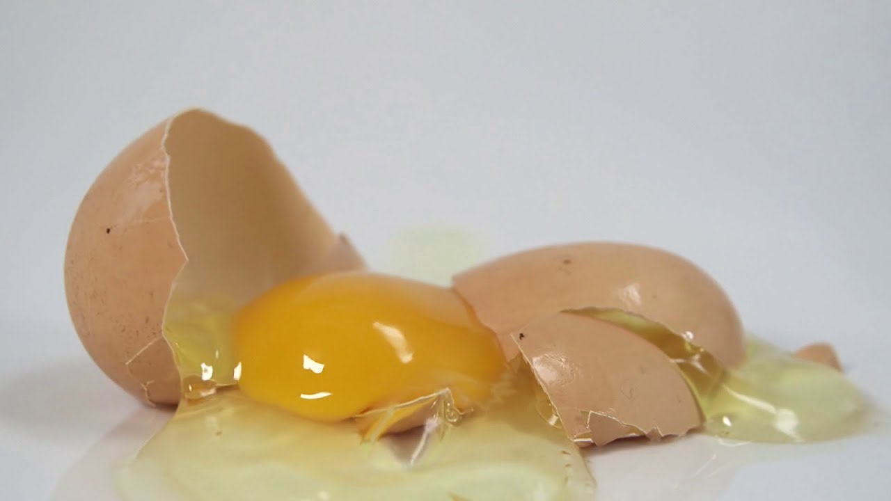 Разбитые яйца 2. Разбитое яйцо. Яйцо разбилось. Разбитые яйца. Разбитые куриные яйца.