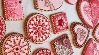 How to Stencil a Cookie (The Basics)