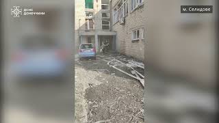 Селидове: рятувальна операція на місці влучання ворожої ракети у житловий 9-поверховий будинок