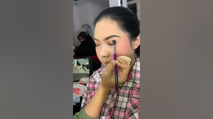 Make Up Wisuda
