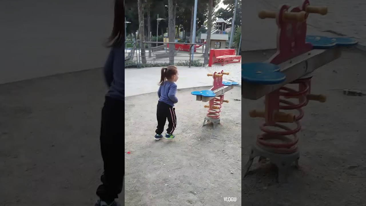 Narin çocuk parkında. (asla yorulmak yok. )