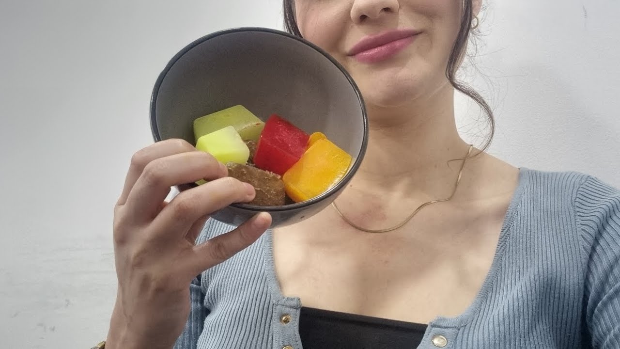 ASMR| Comiendo hielo de colores
