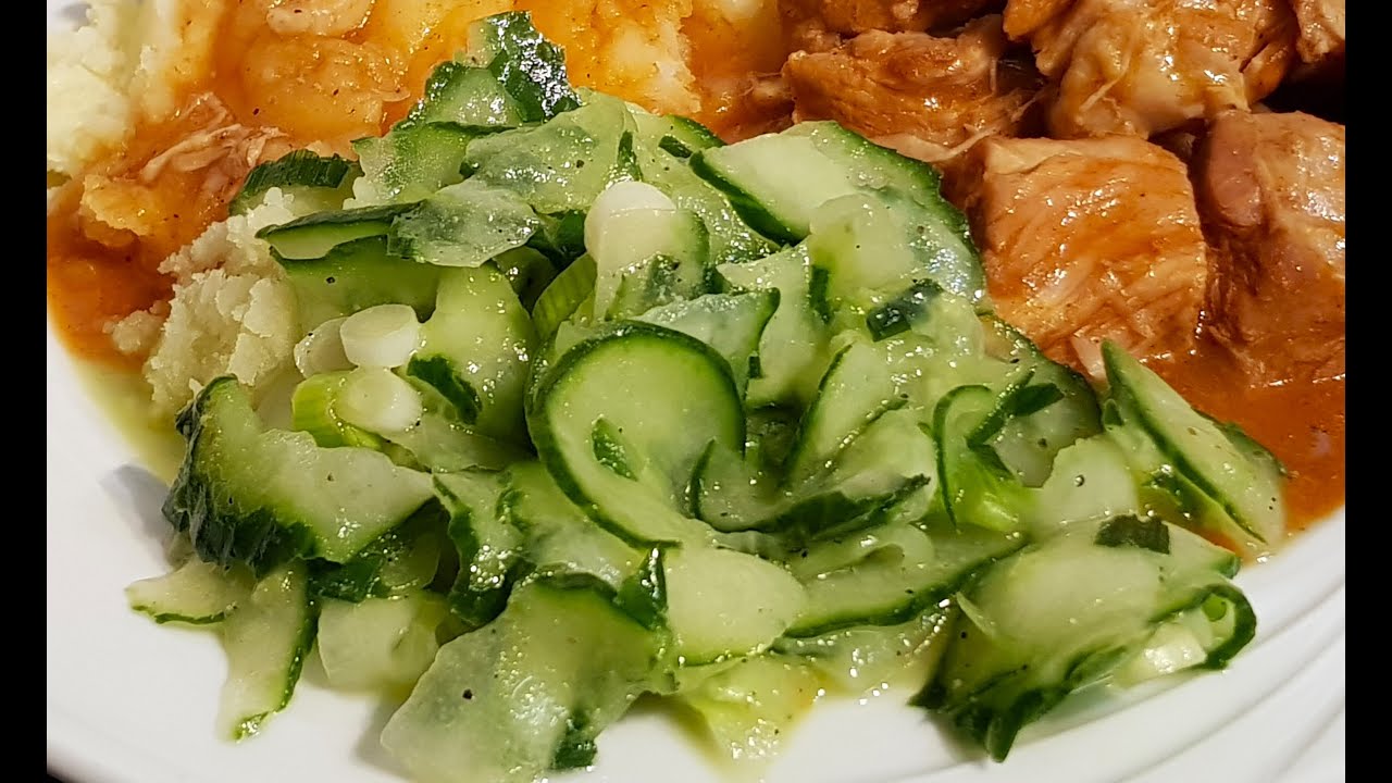 Surówka z zielonego ogórka / Green cucumber salad
