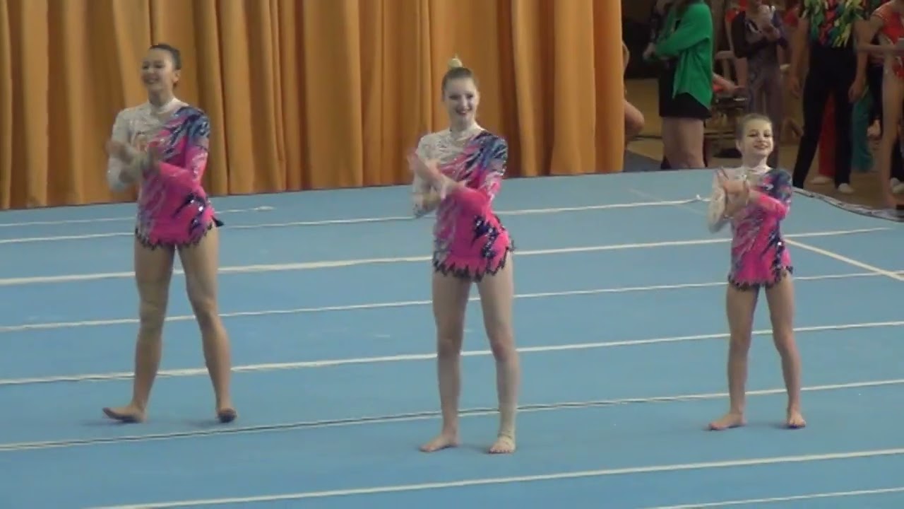 Женская группа Ли Елизавета/Касаева Виктория/Зварыч София, комбинированное, МС