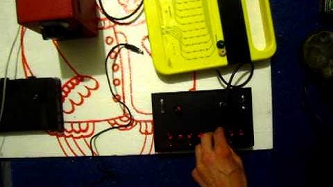 Voice recording toy and 555+4017 sequencer