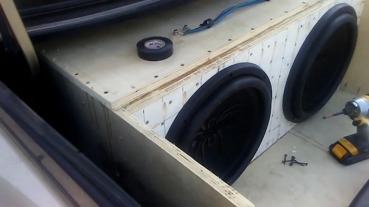 #Soundstream t5-15s d2s in 4th order trunk build one day build