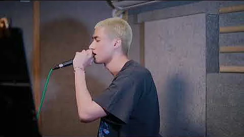 MIKA 米卡 - Trust Me [studio version]