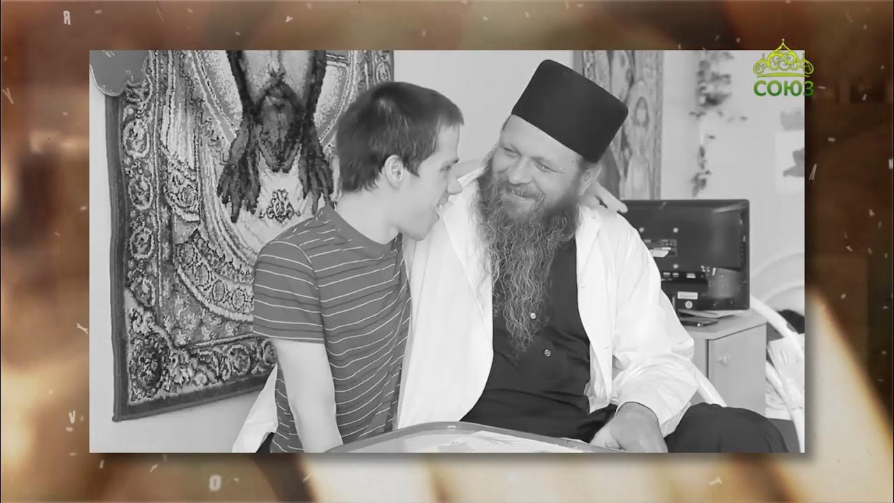 батюшка серая. православный батюшка. чёрные священники фильм 2015. священник в интернете. батюшка серая.