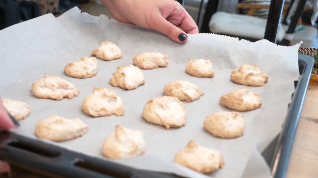 Kokosbusserl Rezept #keksehelfen mit whenannacooks - YouTube